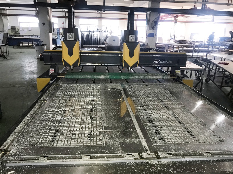 鋁單板雕刻機如果操作才更安全？